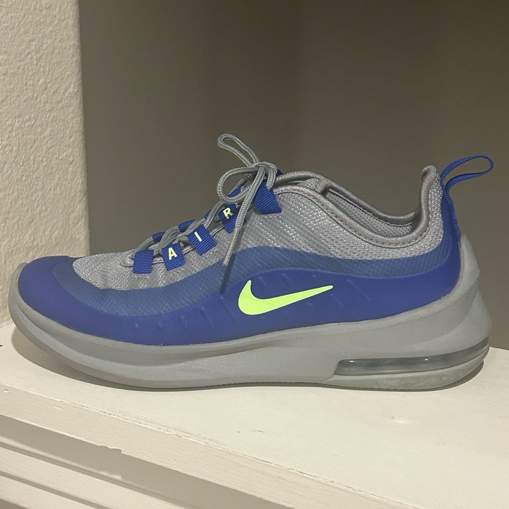 Nike Shoes Air Max Boys 4Y Youth Kids Blue Grey Axis GS Sneaker CZ9700001 Sports - Picture 4 of 9
